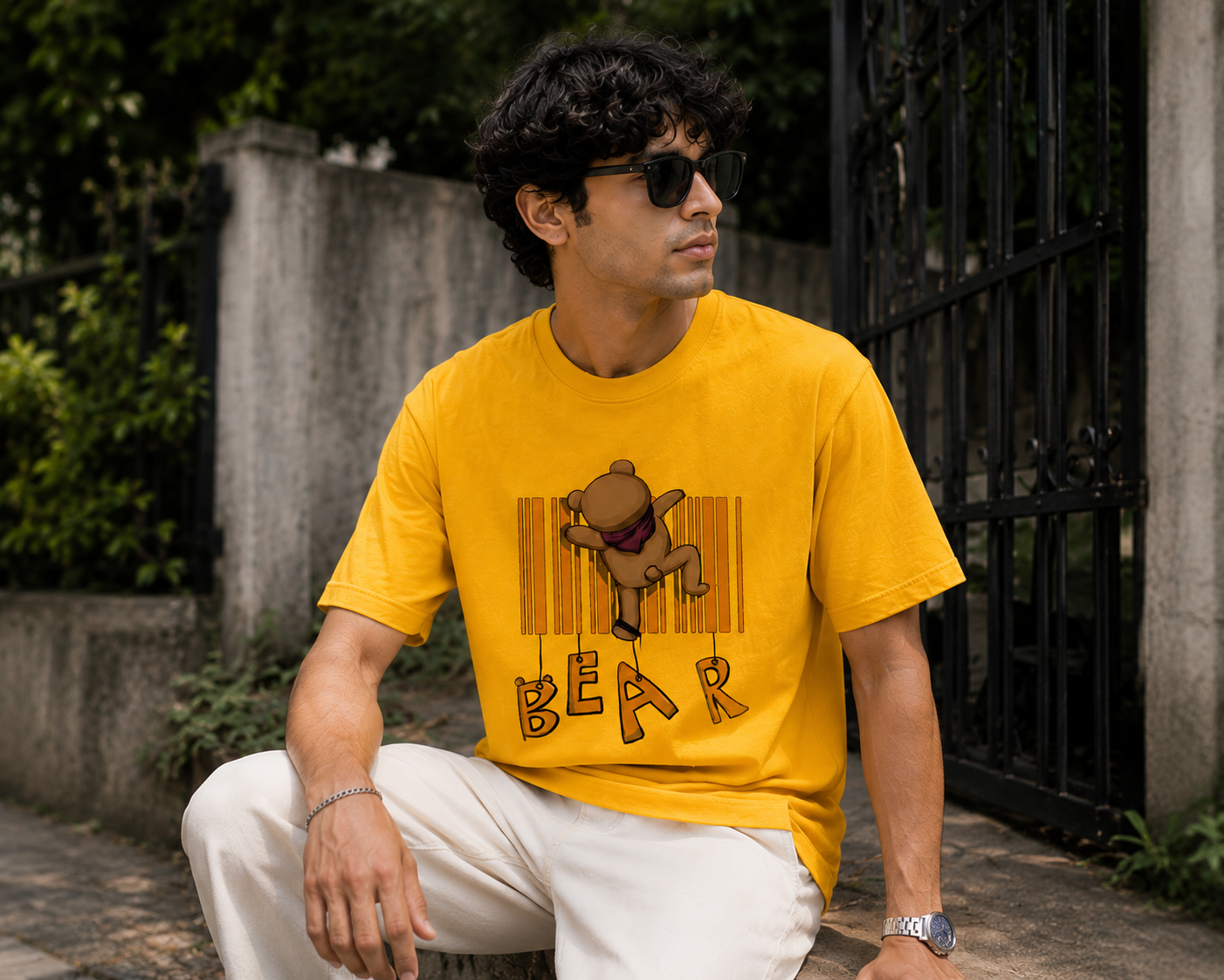 Dabbing Bear Graphic Men Classic Fit T-Shirt