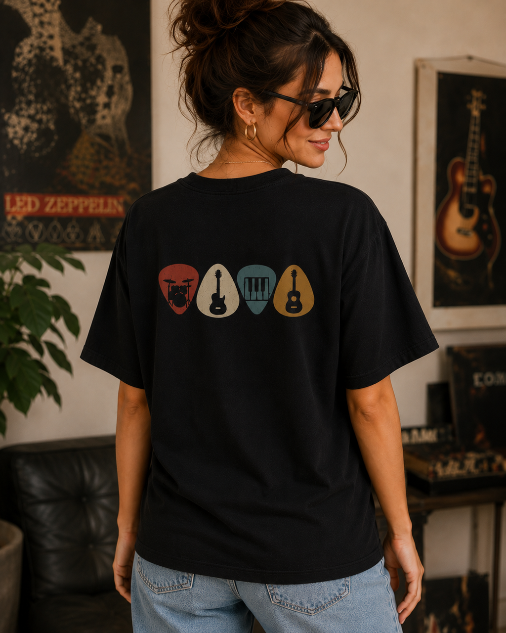 Women Soul Musician Guitar Graphic T-Shirt